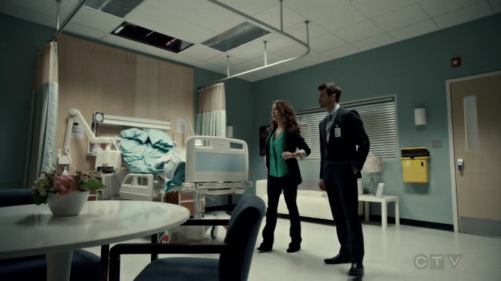 VampireDiariesWorld-dot-org_SavingHope2x09-0697.jpg