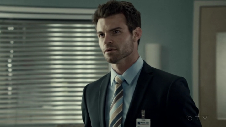VampireDiariesWorld-dot-org_SavingHope2x09-0709.jpg
