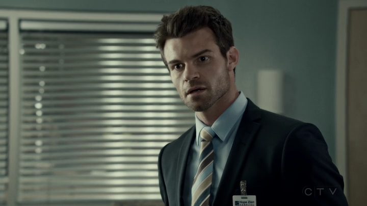 VampireDiariesWorld-dot-org_SavingHope2x09-0717.jpg