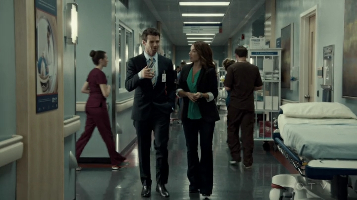 VampireDiariesWorld-dot-org_SavingHope2x09-0759.jpg