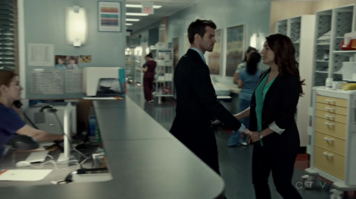 VampireDiariesWorld-dot-org_SavingHope2x09-0773.jpg