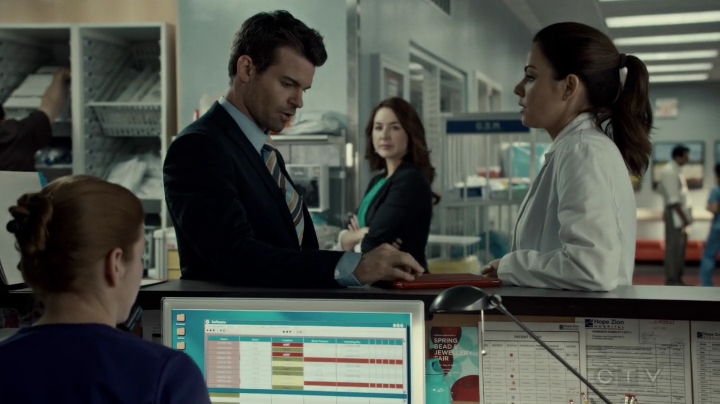 VampireDiariesWorld-dot-org_SavingHope2x09-0818.jpg