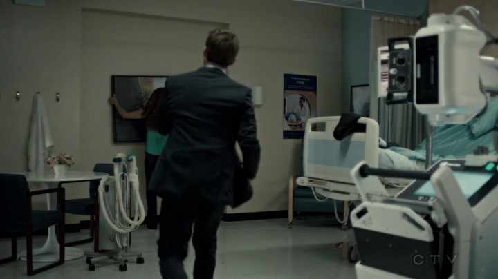 VampireDiariesWorld-dot-org_SavingHope2x09-1153.jpg
