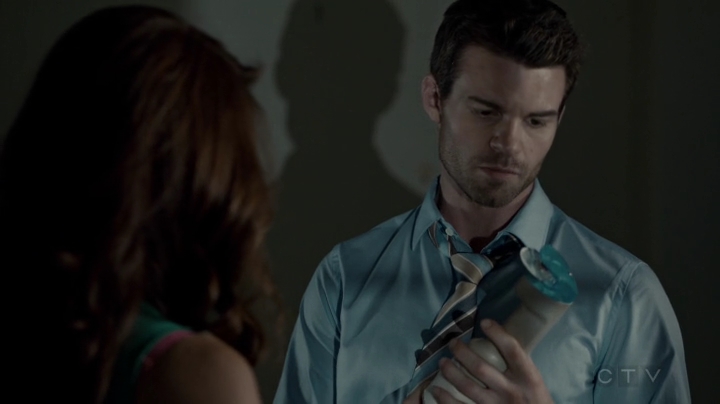 VampireDiariesWorld-dot-org_SavingHope2x09-1245.jpg