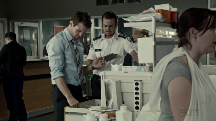 VampireDiariesWorld-dot-org_SavingHope2x09-1270.jpg