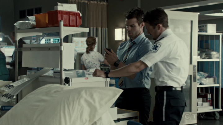 VampireDiariesWorld-dot-org_SavingHope2x09-1279.jpg