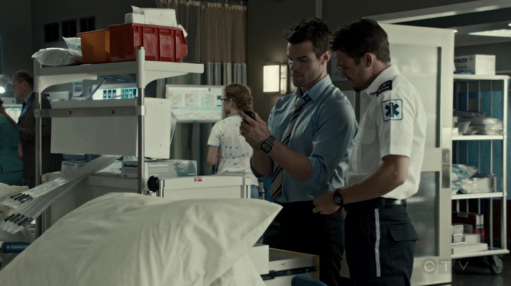 VampireDiariesWorld-dot-org_SavingHope2x09-1281.jpg