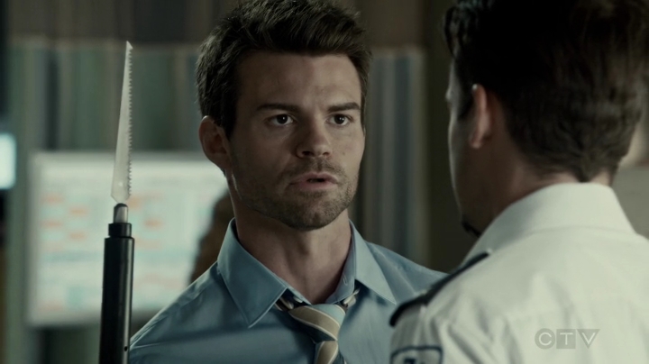VampireDiariesWorld-dot-org_SavingHope2x09-1293.jpg