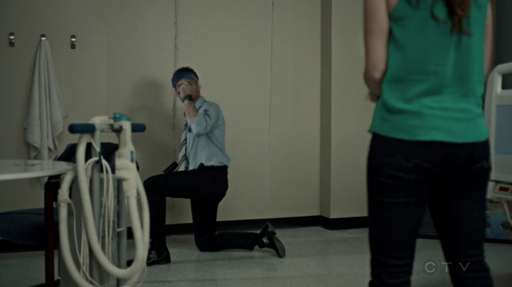 VampireDiariesWorld-dot-org_SavingHope2x09-1766.jpg