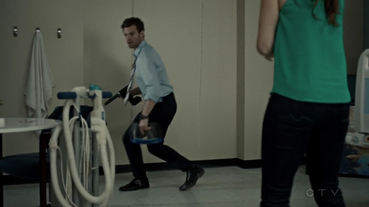 VampireDiariesWorld-dot-org_SavingHope2x09-1768.jpg