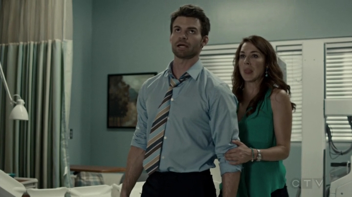 VampireDiariesWorld-dot-org_SavingHope2x09-1791.jpg