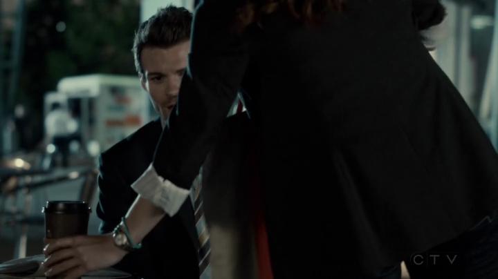 VampireDiariesWorld-dot-org_SavingHope2x09-2312.jpg