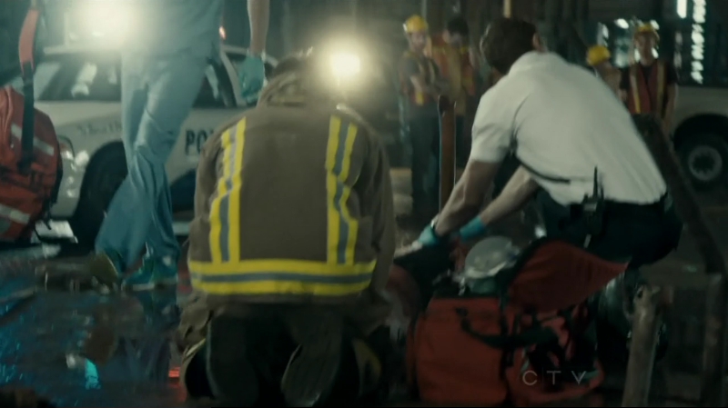 VampireDiariesWorld-dot-org_SavingHope2x10-0482.jpg