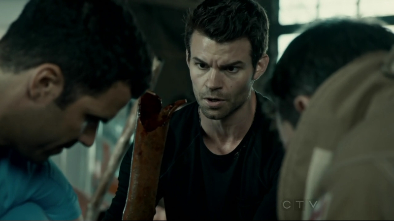 VampireDiariesWorld-dot-org_SavingHope2x10-0508.jpg