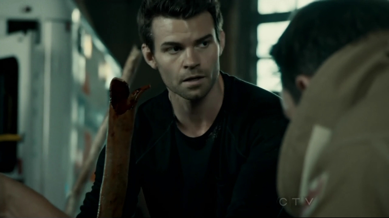 VampireDiariesWorld-dot-org_SavingHope2x10-0511.jpg