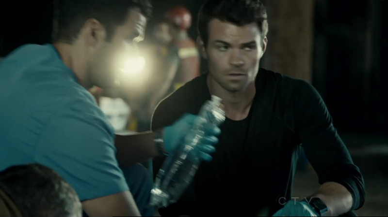 VampireDiariesWorld-dot-org_SavingHope2x10-0636.jpg
