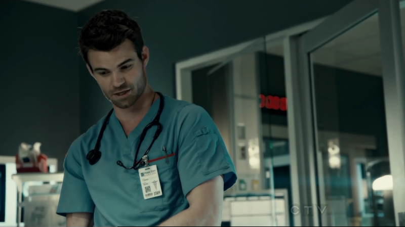 VampireDiariesWorld-dot-org_SavingHope2x10-1682.jpg