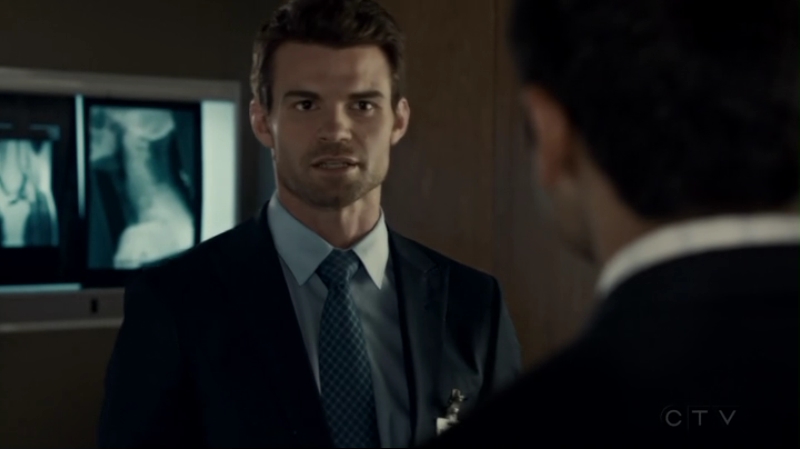 VampireDiariesWorld-dot-org_SavingHope2x11-1414.jpg