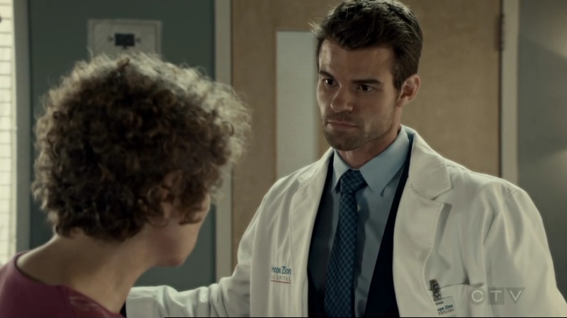 VampireDiariesWorld-dot-org_SavingHope2x11-1752.jpg