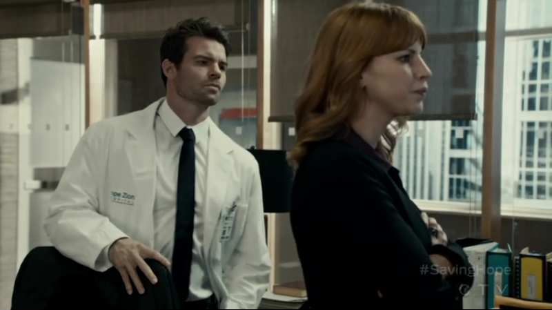 VampireDiariesWorld-dot-org_SavingHope2x12-0392.jpg