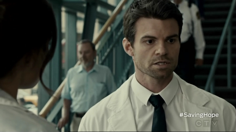 VampireDiariesWorld-dot-org_SavingHope2x12-0719.jpg