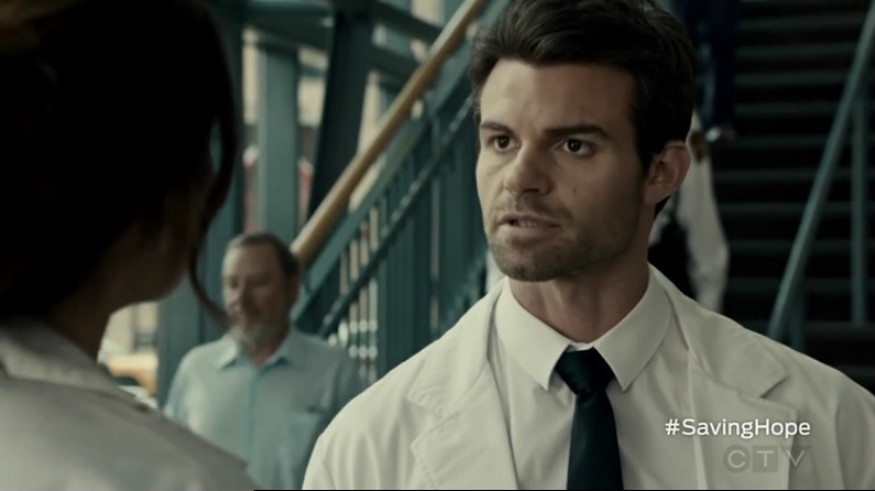 VampireDiariesWorld-dot-org_SavingHope2x12-0720.jpg