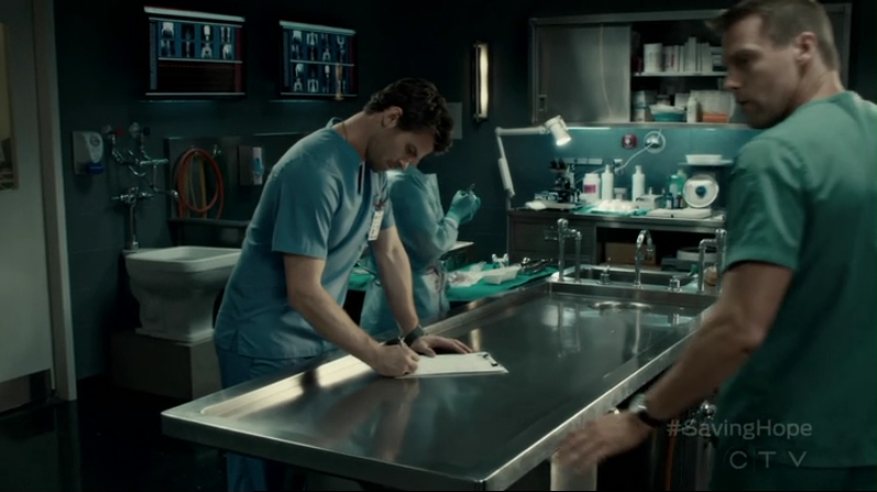 VampireDiariesWorld-dot-org_SavingHope2x12-0734.jpg