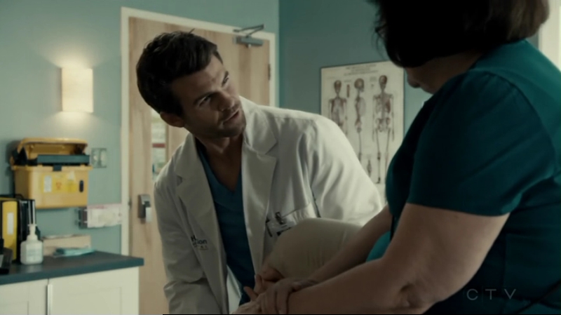 VampireDiariesWorld-dot-org_SavingHope2x12-1346.jpg