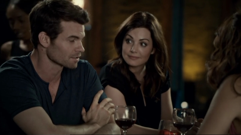 VampireDiariesWorld-dot-org_SavingHope2x13-0028.jpg
