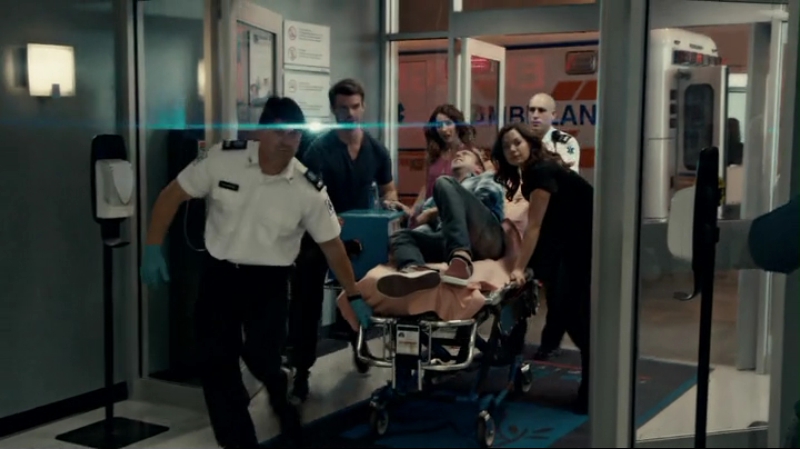 VampireDiariesWorld-dot-org_SavingHope2x13-0071.jpg