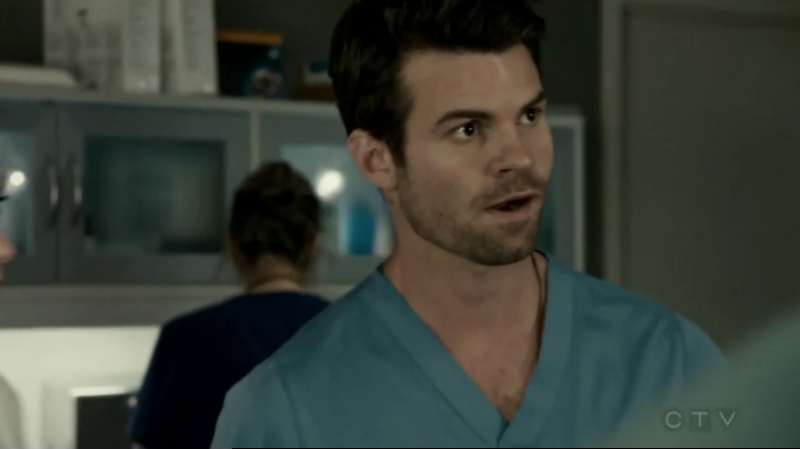 VampireDiariesWorld-dot-org_SavingHope2x13-0823.jpg