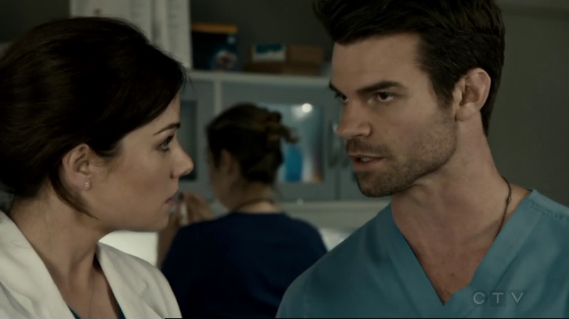 VampireDiariesWorld-dot-org_SavingHope2x13-0826.jpg