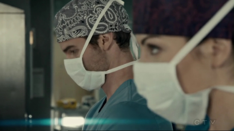 VampireDiariesWorld-dot-org_SavingHope2x13-0858.jpg