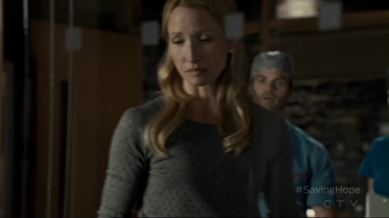 VampireDiariesWorld-dot-org_SavingHope2x13-0940.jpg