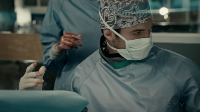 VampireDiariesWorld-dot-org_SavingHope2x13-1297.jpg