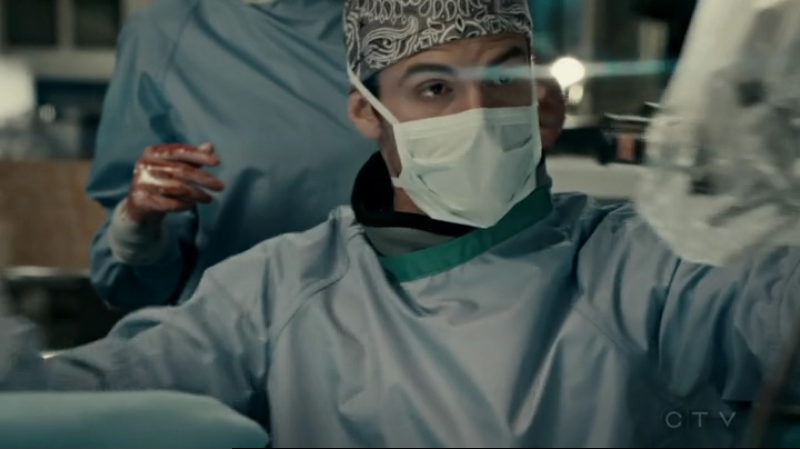 VampireDiariesWorld-dot-org_SavingHope2x13-1300.jpg