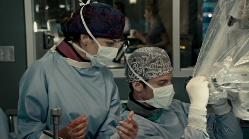 VampireDiariesWorld-dot-org_SavingHope2x13-1304.jpg