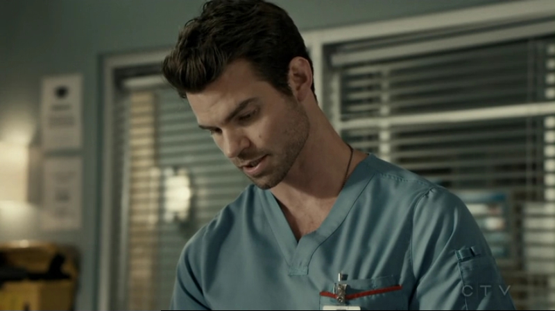 VampireDiariesWorld-dot-org_SavingHope2x13-2240.jpg