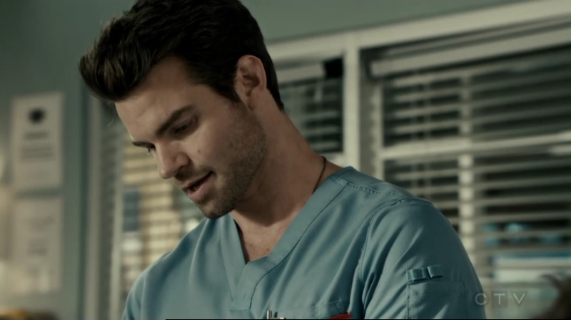 VampireDiariesWorld-dot-org_SavingHope2x13-2245.jpg