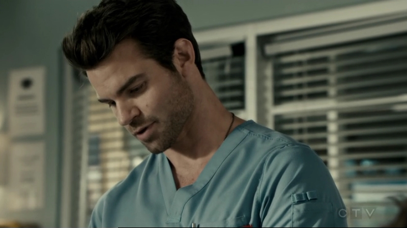 VampireDiariesWorld-dot-org_SavingHope2x13-2246.jpg