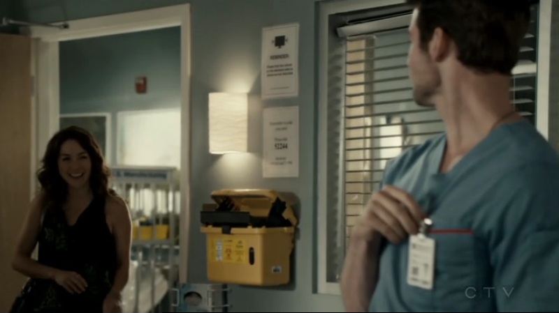 VampireDiariesWorld-dot-org_SavingHope2x13-2290.jpg