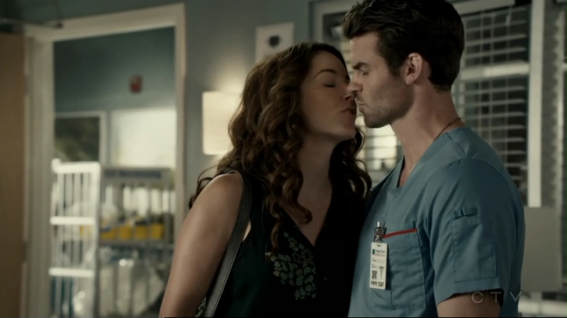 VampireDiariesWorld-dot-org_SavingHope2x13-2299.jpg