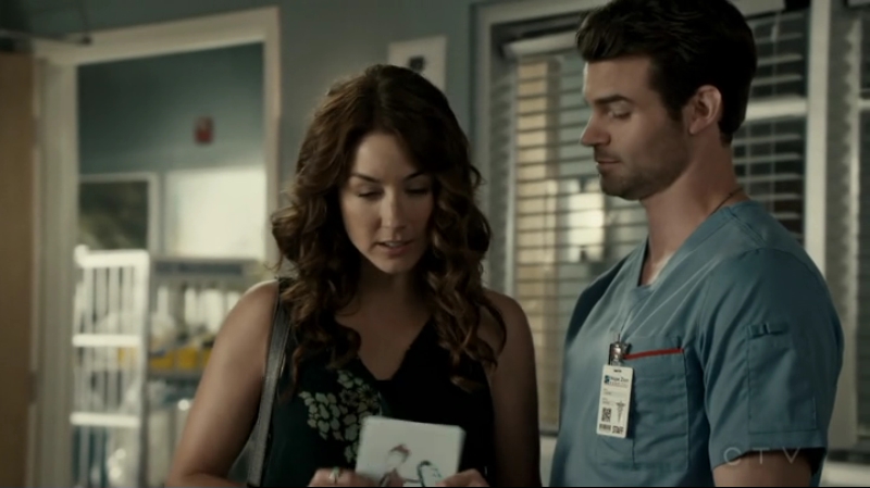 VampireDiariesWorld-dot-org_SavingHope2x13-2300.jpg