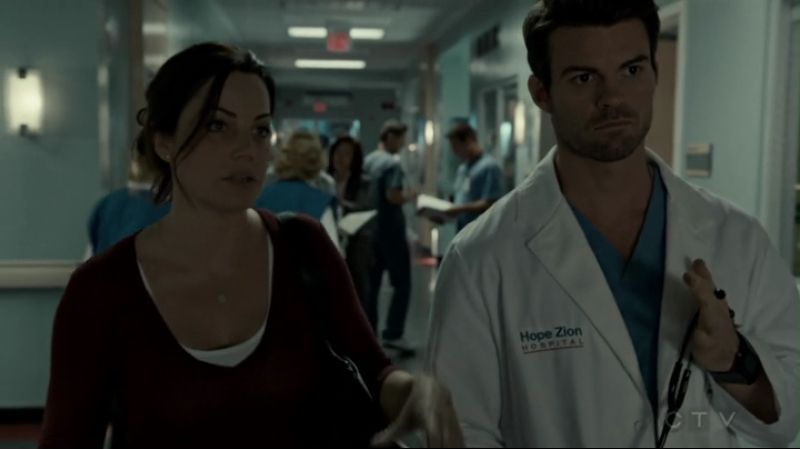 VampireDiariesWorld-dot-org_SavingHope2x14-2290.jpg