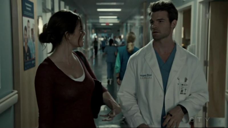 VampireDiariesWorld-dot-org_SavingHope2x14-2304.jpg