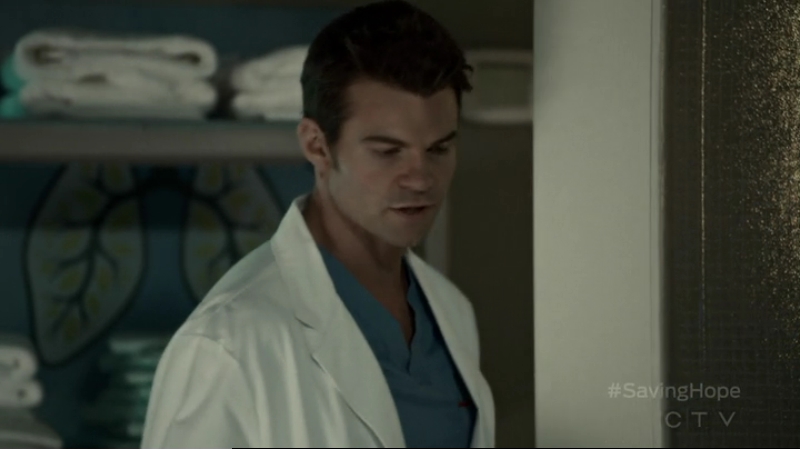 VampireDiariesWorld-dot-org_SavingHope2x15-0392.jpg