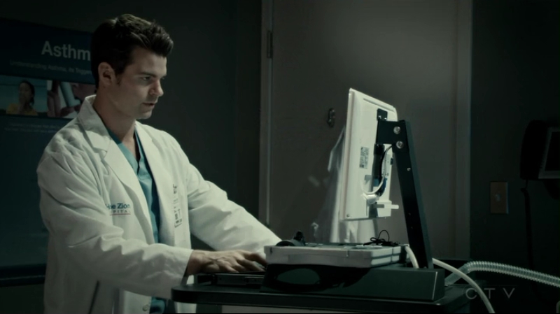 VampireDiariesWorld-dot-org_SavingHope2x15-0434.jpg