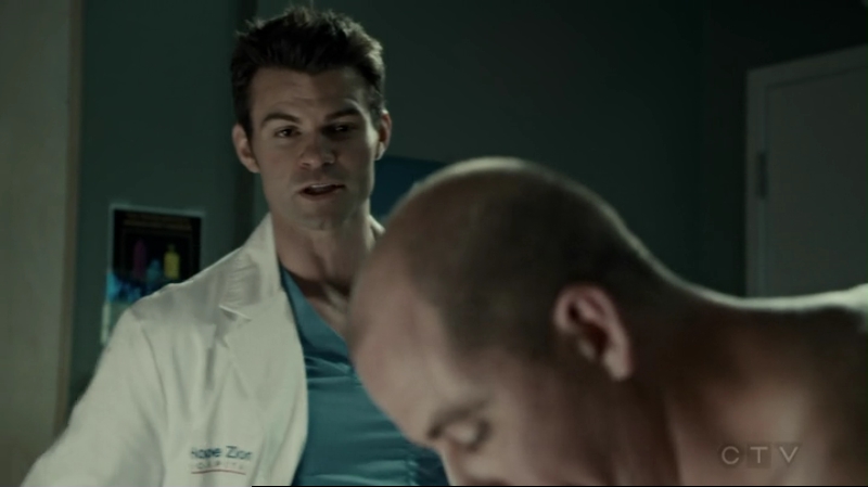 VampireDiariesWorld-dot-org_SavingHope2x15-0526.jpg