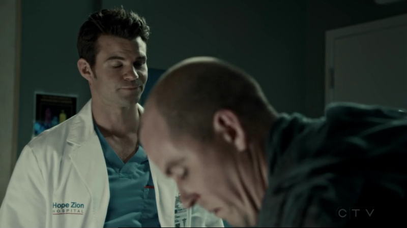 VampireDiariesWorld-dot-org_SavingHope2x15-0545.jpg