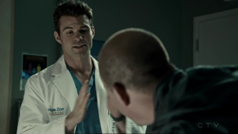 VampireDiariesWorld-dot-org_SavingHope2x15-0549.jpg